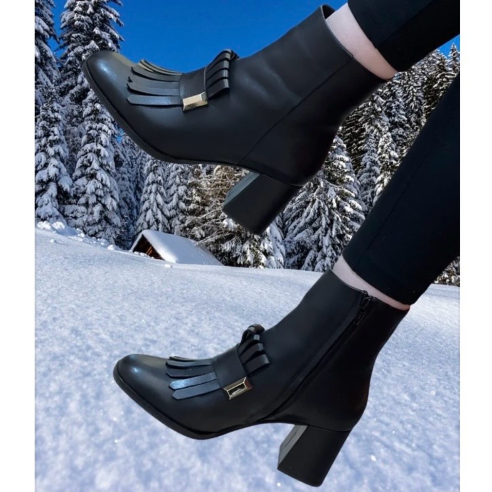 Vinci Black Leather ‘Luksor Tassel Block Heel’ Boots, Size 40